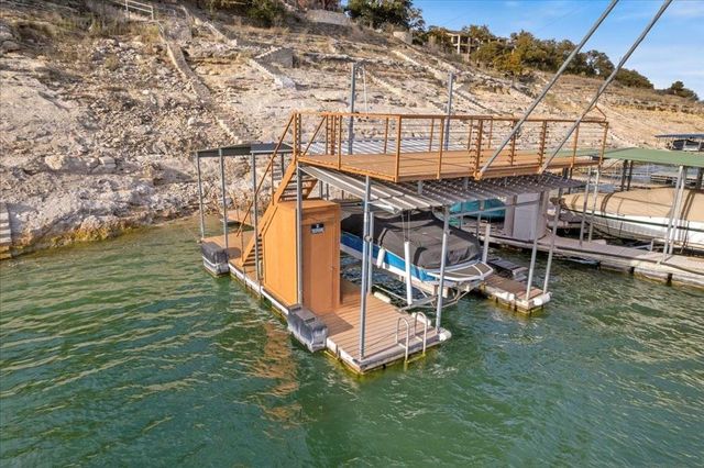 18231 Lakepoint CV, Point Venture, TX 78645