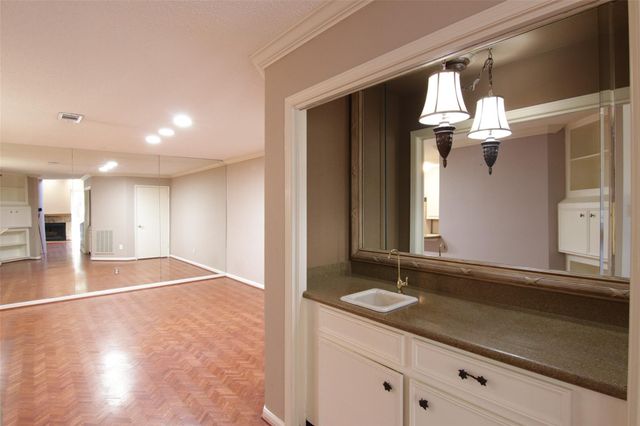 2602 Rice Boulevard, West University Place, TX 77005