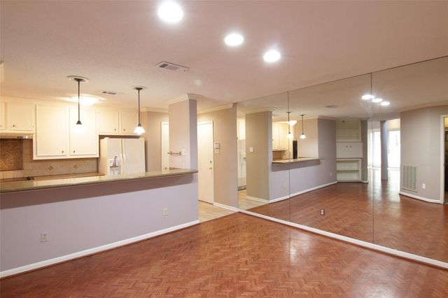 2602 Rice Boulevard, West University Place, TX 77005