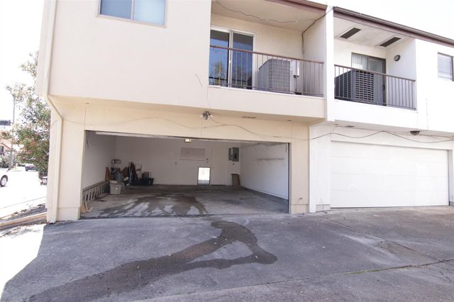 2602 Rice Boulevard, West University Place, TX 77005