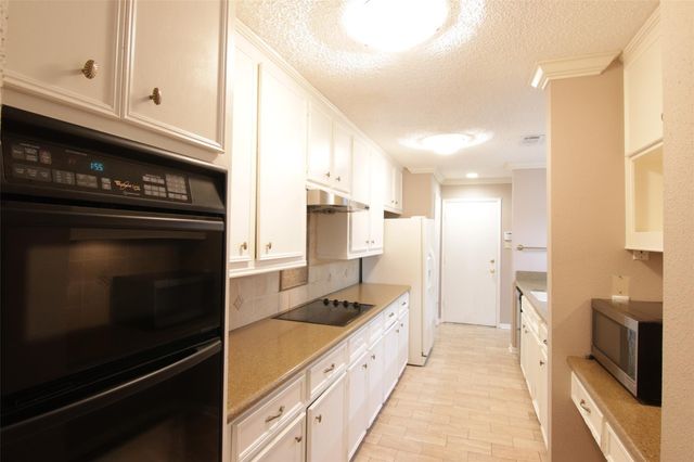 2602 Rice Boulevard, West University Place, TX 77005