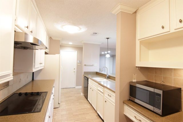 2602 Rice Boulevard, West University Place, TX 77005