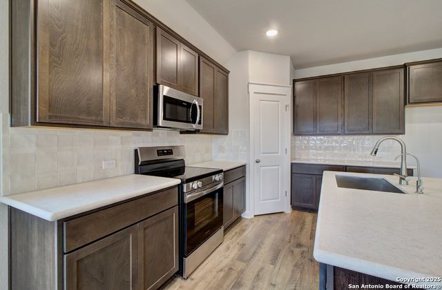 943 Cloud Sky Road, New Braunfels, TX 78130