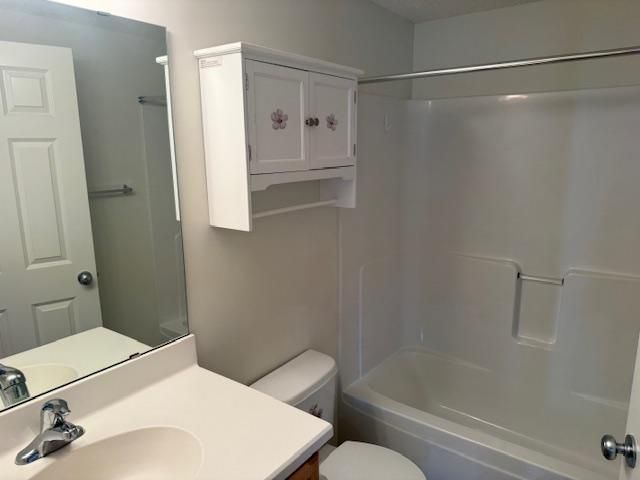 16604 72nd Court NE, Elk River, MN 55330