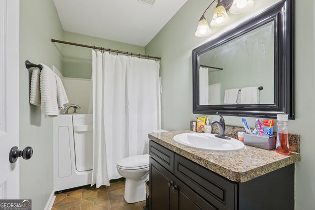 70 Mosswood Court, Newnan, GA 30265