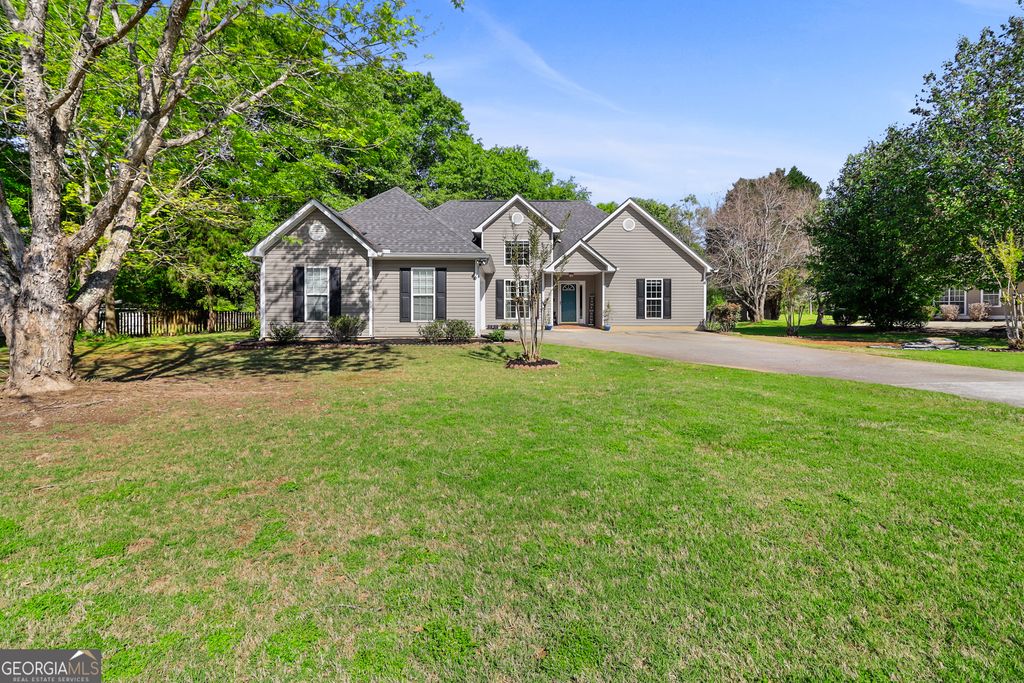70 Mosswood Court, Newnan, GA 30265