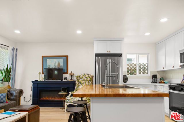6042 Fair Avenue, North Hollywood (los Angeles), CA 91606