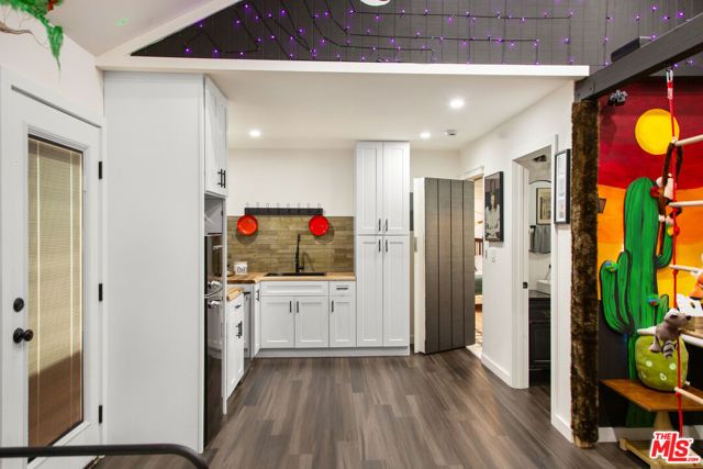 6042 Fair Avenue, North Hollywood (los Angeles), CA 91606