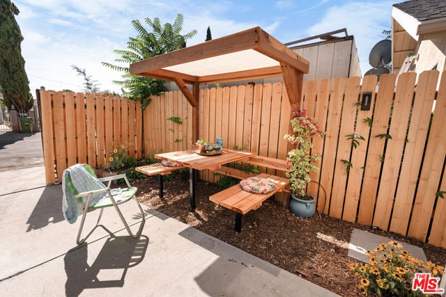 6042 Fair Avenue, North Hollywood (los Angeles), CA 91606