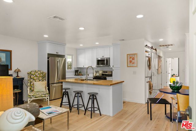 6042 Fair Avenue, North Hollywood (los Angeles), CA 91606