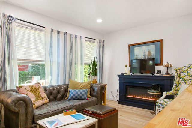 6042 Fair Avenue, North Hollywood (los Angeles), CA 91606