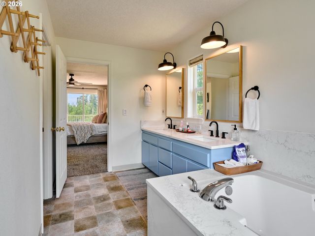 30953 S WRIGHT Rd, Molalla, OR 97038