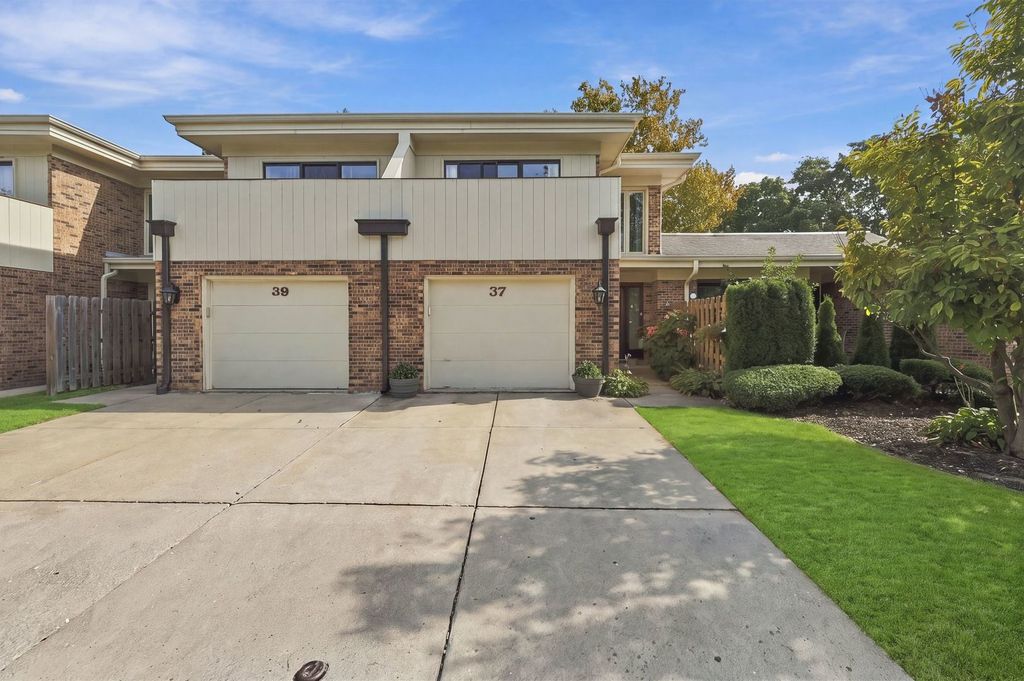 37 Sorrento Drive 37, Palos Heights, IL 60463 — exterior
