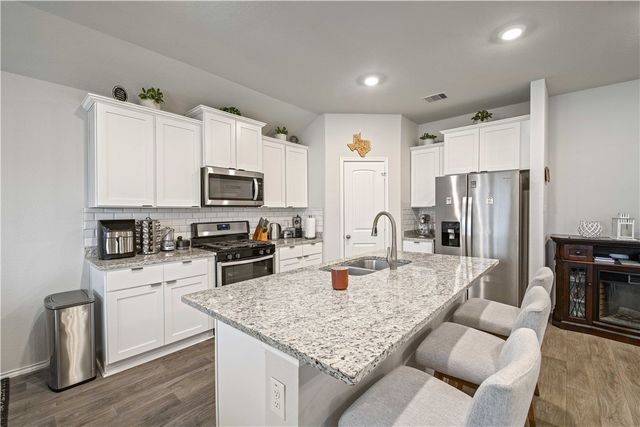 2424 Mulligan Lane, Navasota, TX 77868