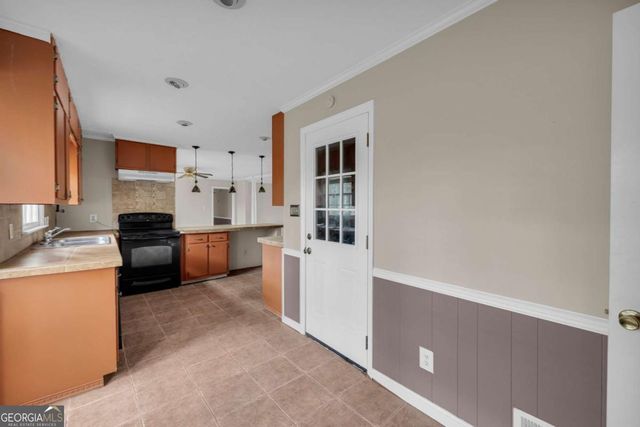 3260 Hidden Forest Drive, Snellville, GA 30078