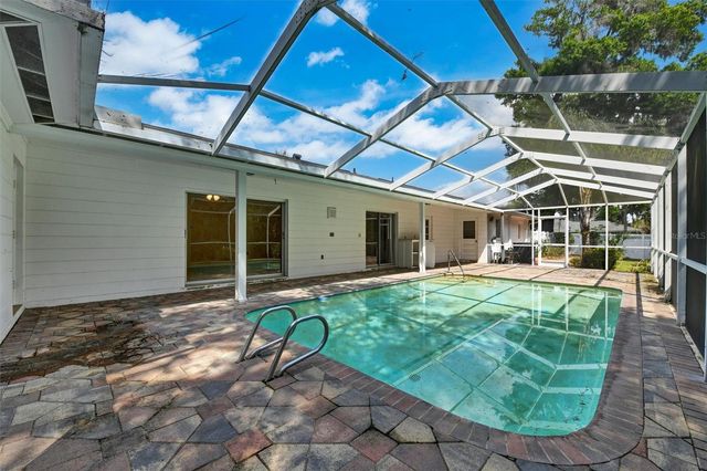 1303 BRANTWOOD DRIVE, Valrico, FL 33594