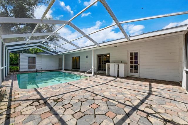 1303 BRANTWOOD DRIVE, Valrico, FL 33594