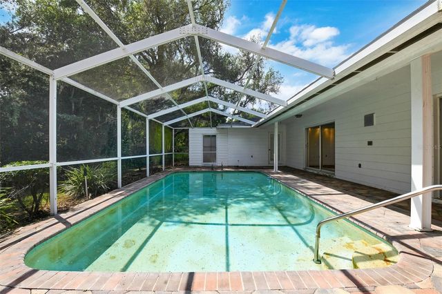 1303 BRANTWOOD DRIVE, Valrico, FL 33594