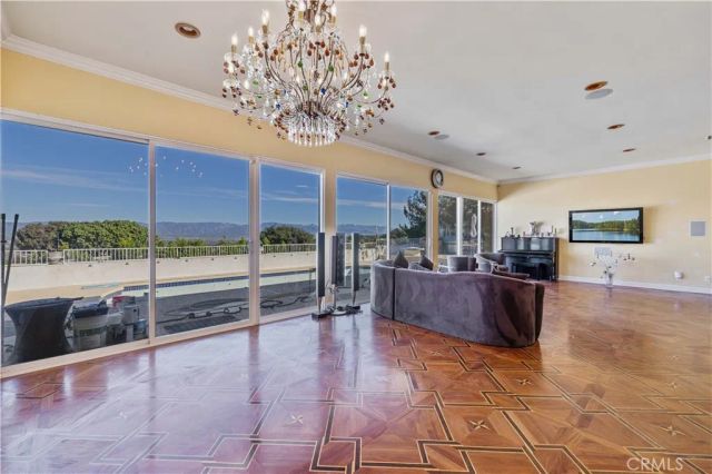 16015 Jeanne Ln, Encino, CA 91436