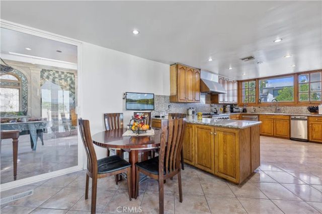16015 Jeanne Ln, Encino, CA 91436