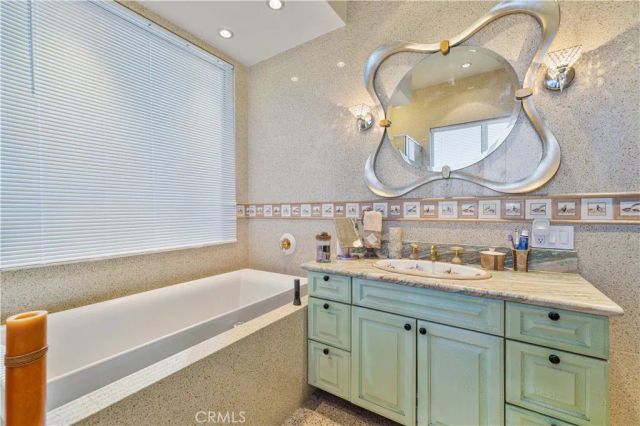 16015 Jeanne Ln, Encino, CA 91436