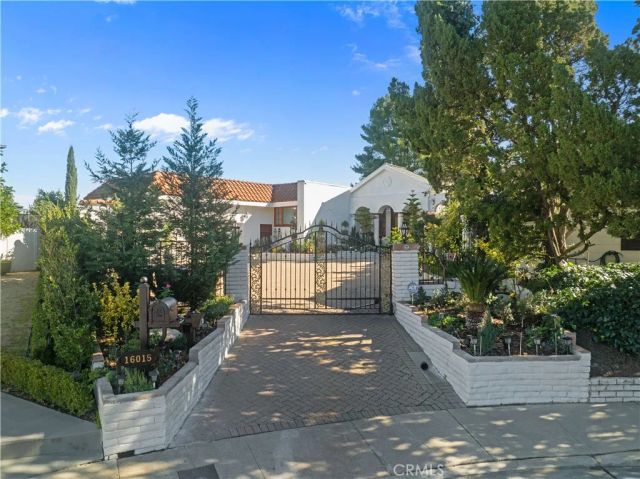16015 Jeanne Ln, Encino, CA 91436