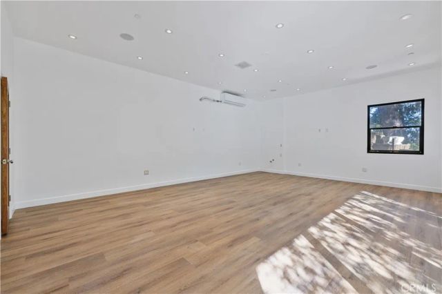 16015 Jeanne Ln, Encino, CA 91436