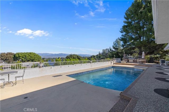 16015 Jeanne Ln, Encino, CA 91436