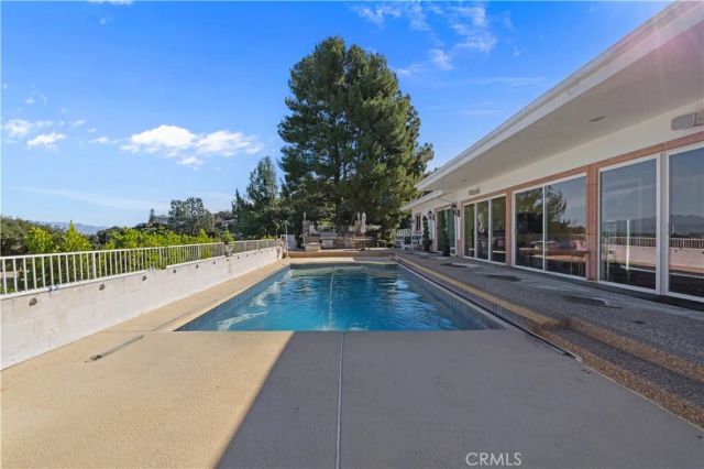 16015 Jeanne Ln, Encino, CA 91436