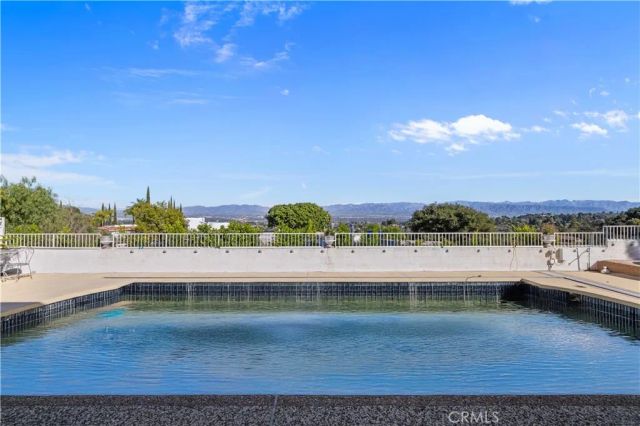 16015 Jeanne Ln, Encino, CA 91436