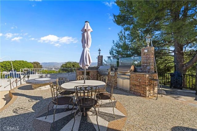 16015 Jeanne Ln, Encino, CA 91436