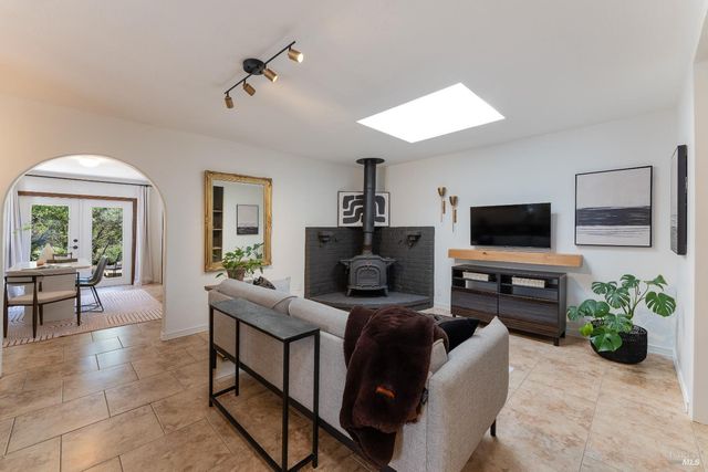 955 N Pine St, Ukiah, CA 95482