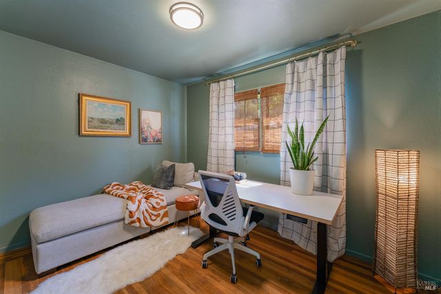 955 N Pine St, Ukiah, CA 95482