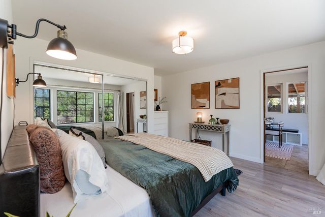 955 N Pine St, Ukiah, CA 95482