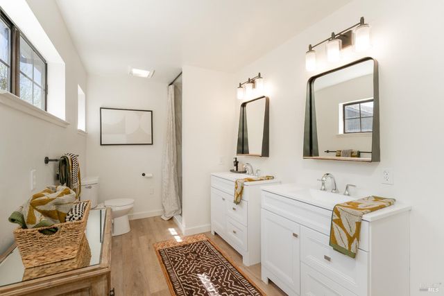 955 N Pine St, Ukiah, CA 95482