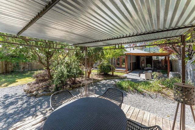 955 N Pine St, Ukiah, CA 95482