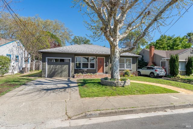 955 N Pine St, Ukiah, CA 95482