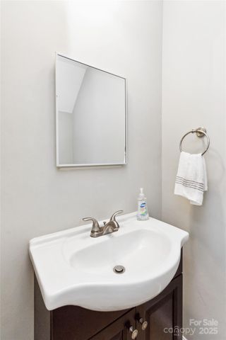 9464 Lexington Circle B, Charlotte, NC 28213