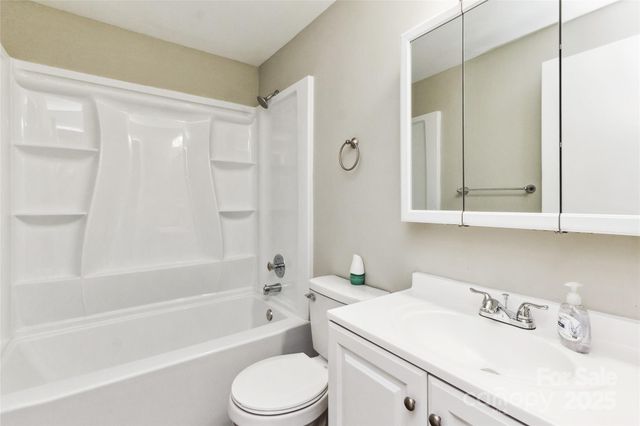 9464 Lexington Circle B, Charlotte, NC 28213