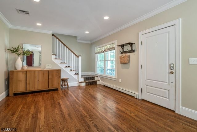 55 Woodland Ave, Allendale Boro, NJ 07401