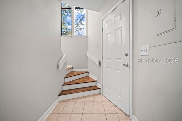 5 Gum Tree Rd Apt I19, Hilton Head Island, SC 29926