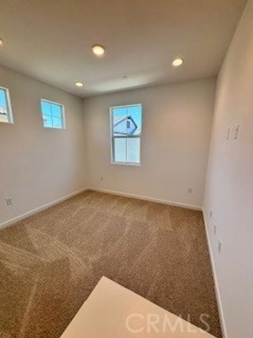 16492 Botanical Lane, Fontana, CA 92336