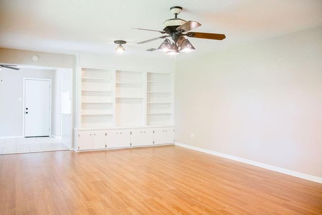3240 County Road 155, Alvin, TX 77511