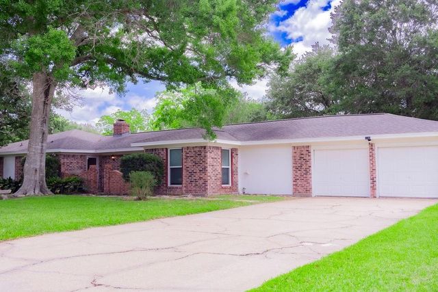 3240 County Road 155, Alvin, TX 77511