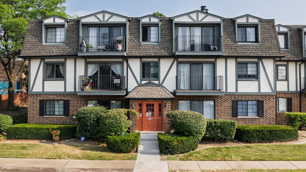 102 STEEPLE Drive B, Buffalo Grove, IL 60089