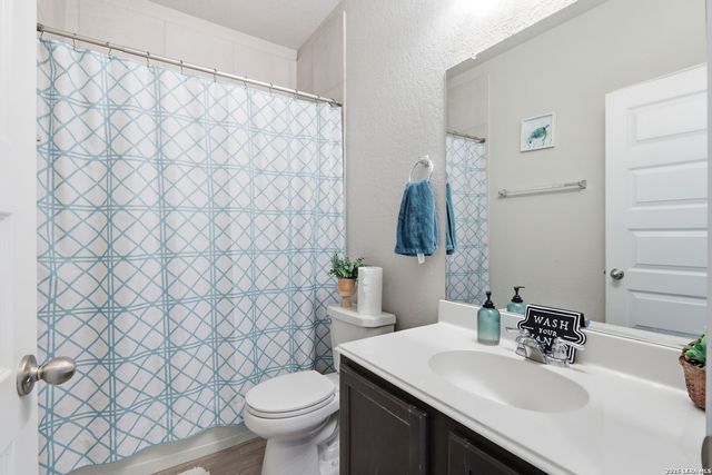 3927 Brazos Bend, San Antonio, TX 78245