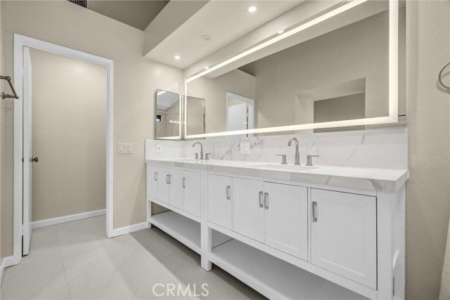 6031 E Ladera, Anaheim, CA 92807