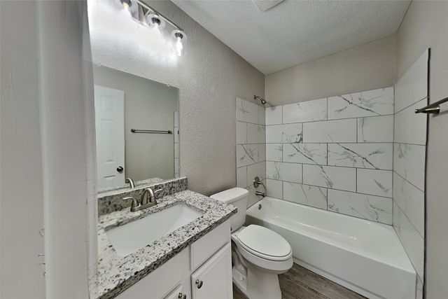 6121 Bowfin Drive, Fort Worth, TX 76179