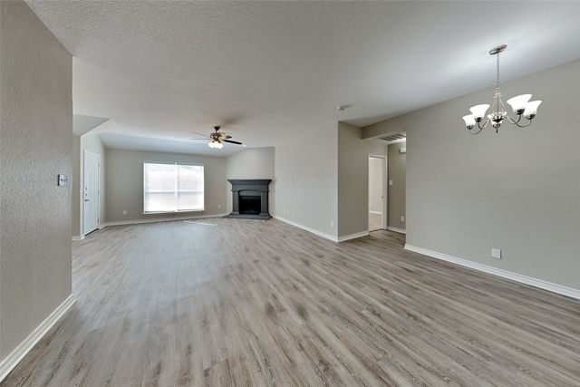 6121 Bowfin Drive, Fort Worth, TX 76179