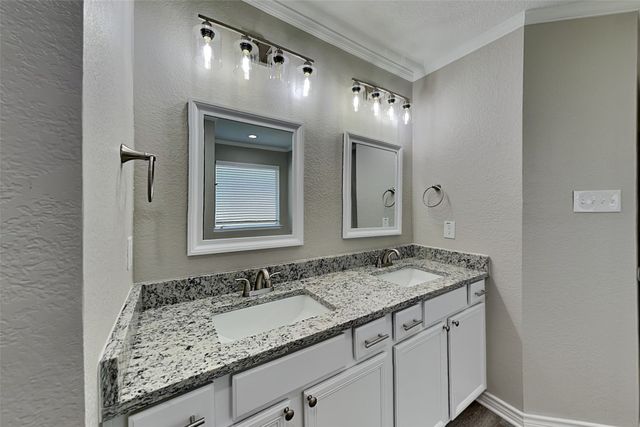 6121 Bowfin Drive, Fort Worth, TX 76179